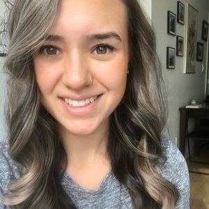 Meet your Posher, Kayla